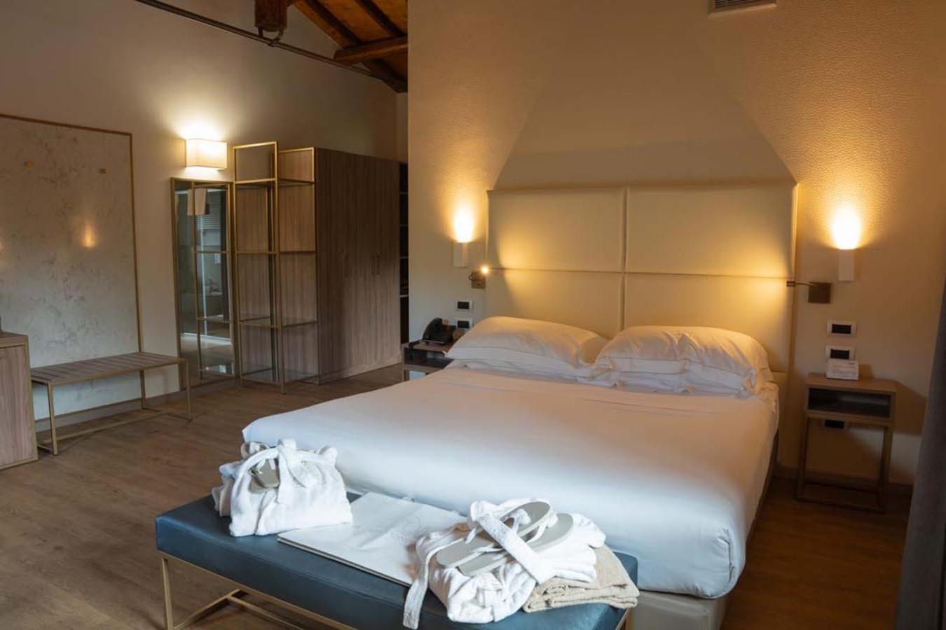 פרוג'ה Le Cappuccinelle Suites&Spa מראה חיצוני תמונה