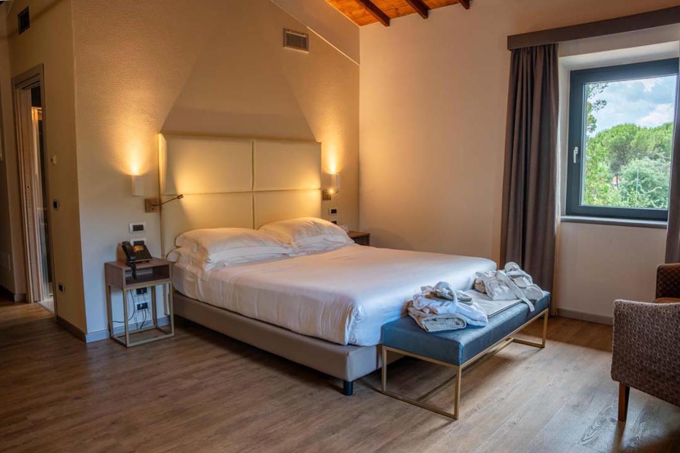 פרוג'ה Le Cappuccinelle Suites&Spa מראה חיצוני תמונה